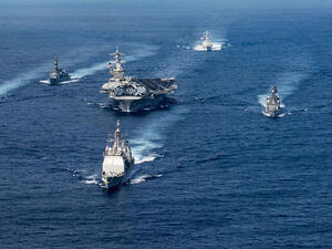 البنتاغون أعلن أن الولايات المتحدة تأمل في إنشاء قوة خاصة بحماية السفن التجارية في الخليج 