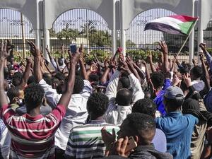 اعتصام أمام مقر قيادة الجيش بالعاصمة الخرطوم