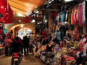 السوق القديم في انطاليا