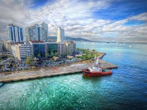 اين تقع ازمير