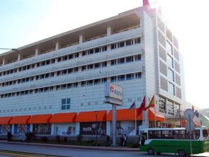 دولفين مول ازميت