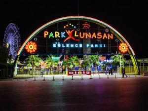 مدينة العاب بارك لوناسان ازميت