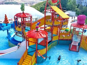 ملاهي ازميت المائية