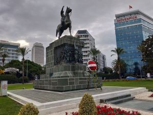 ميدان الجمهورية ازمير