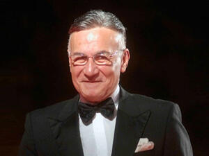 عزت أبو عوف