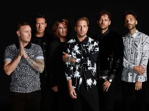 شاركوا في حضور العرض الحيّ لفرقة البوب ​​روك في اختتام المهرجان، بمشاركة سامي ميلر و ذا كونغريغايشن