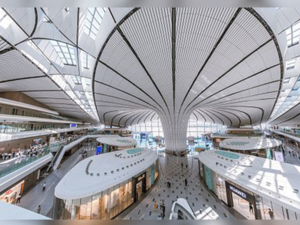 Beijing Receives First International Flights from 8 Countries