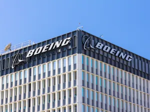 Boeing Commercial Jet Revenue Plummets to $4.3 In Q1 2021