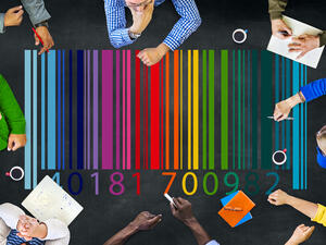 Which Player Will Survive the Struggling Retail Industry?