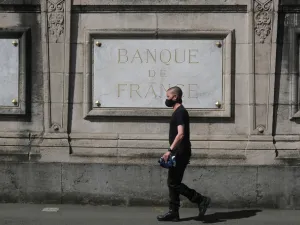 France: Students Line Up for Food Aid as Economy Deteriorates