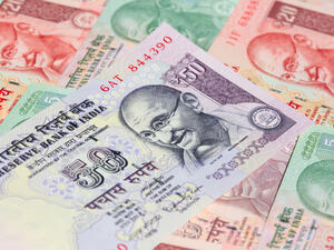 India: Rupee Plunges to New Record Low Against US Dollar 