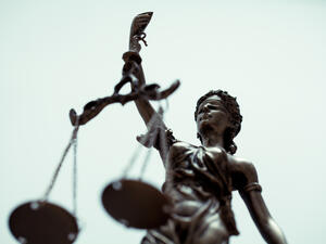 أظهرت الإحصائيات الصادرة عن محكمة أبوظبي العمالية، خلال الربع الأول من العام الجاري، أن عدد القضايا الابتدائية المقيدة بلغ 1932 قضية تم الفصل في 98 % منها. أبوظبي تسلم مستحقات 3806 عمال بقيمة 106 ملايين درهم خلال الربع الأول من 2022