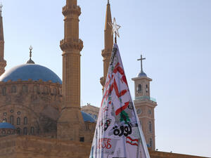 Lebanese People Support Each Other While the Corrupt Rulers Remain in Their Seats