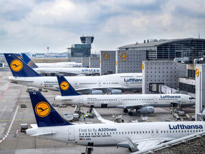 Lufthansa to Start Using Gender-Neutral Greeting for Passengers
