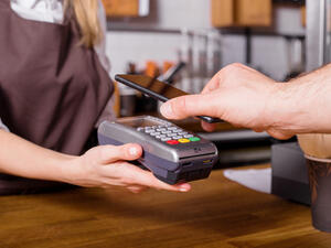Emirates Islamic is the first to launch a cashless mobile wallet app, and it’s rapidly gaining popularity with the users. 