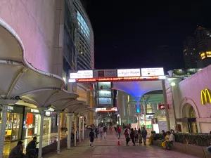 Mumbai Bets on Night Shoppers to Boost India’s Economy