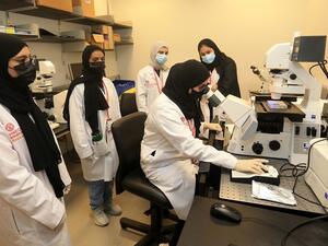 New WCM-Q Program ‘Science for Curious Minds’ Inspires High School Students