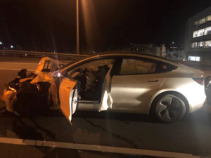 Tesla Car on Autopilot Crashes Into Police Car in US