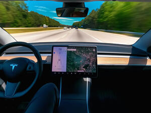 Paris Taxi Firm Suspends Use of Tesla Model 3 Cars