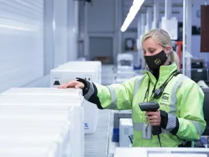 UPS Delivers Pfizer Vaccine to Jordan