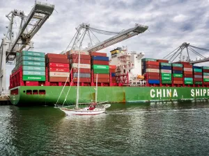 China's Exports Soar 21.1 Percent in November