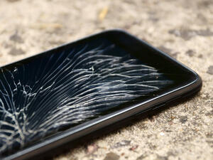 Your Mobile Screen Can Now Heal Itself Within 20 Minutes!