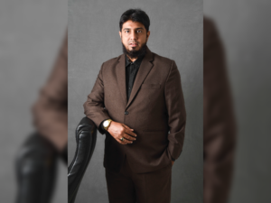 سمير إقبال لاكداوالا، رئيس علامة رد تاغ في المملكة العربية السعودية. رد تاغ تُعلن أسماء الفائزين بالسحوبات على جوائز بقيمة نصف مليون ريال سعودي