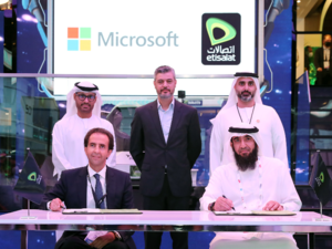 اتصالات تبرم شراكة مع مايكروسوفت لتأمين الحدود الرقمية للإمارات العربية المتحدة