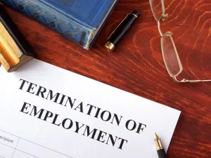 UAE: Banks to Layoff 10-15 Percent of Workforce