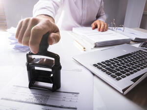 UAE: Golden Visa Holders to Start Receiving Work Permits
