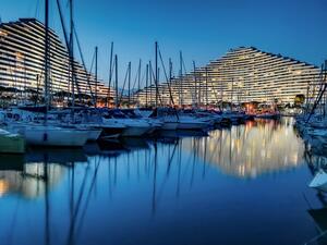 يحتوي هاتف HUAWEI P30 Pro على كاميرا رباعية من لايكا قادرة على تلبية جميع متطلبات التصوير الفوتوغرافي والفيديوغرافي لديكي.