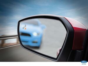 يستخدم نظام المعلومات الخاص بالزوايا غير المرئية BLIS جهازَي استشعار عاملين بالرادار موجودين وراء كلّ عجلة خلفية من أجل مراقبة الزوايا غير المرئيّة بالنسبة إلى السائق. 