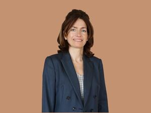 الدكتورة لويزا ساستري، أخصائية طب العيون وعلاج الشبكية في مستشفى مورفيلدز دبي للعيون