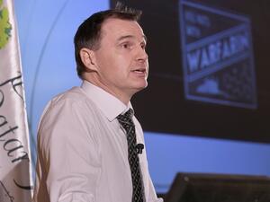 الدكتور ليام فيرنيهاو، الأستاذ المساعد للطب في وايل كورنيل للطب