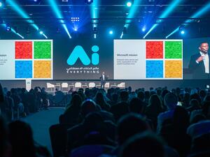 عرضت خلال القمة تطبيق يمكن أصحاب الهمم ممن يعانون من عدم القدرة على الرؤية من ممارسة حياتهم بشكل طبيعي