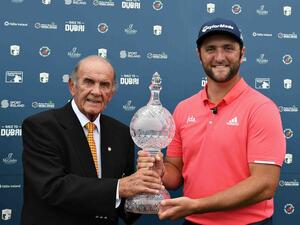 Executive Vice Chairman and CEO of Dubai Duty Free, Colm McLoughlin and Jon Rahm (lr)