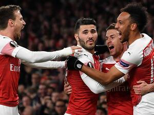 آرسنال يقترب من المربع الذهبي