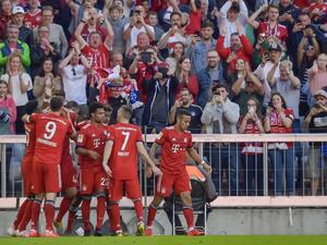 لاعبو بايرن يحتفلون بهدف اللقاء الوحيد