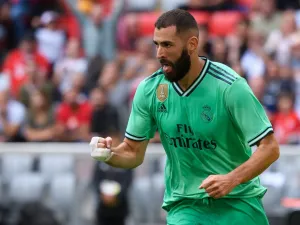 The Los Blancos striker is still going strong in Spain but is being encouraged to end his career back in France