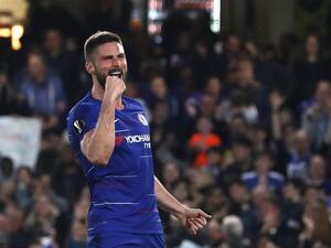 جيرو يحتفل بهدفه