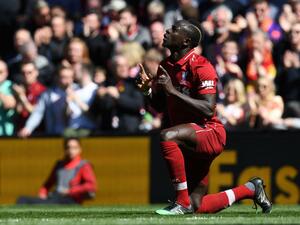 ماني يتساوى مع محمد صلاح في صدارة الهدافين برصيد 22 هدفاً لكلٍ منهما