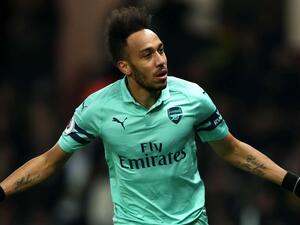 أوباميانغ يحتفل بهدفه