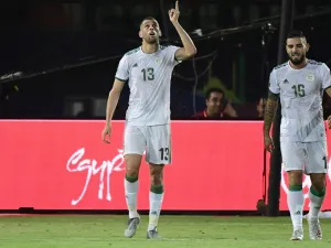 Islam Slimani (left)