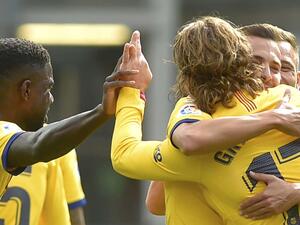 برشلونة يعتلي صدارة الترتيب مؤقتاً