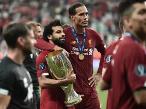  The Dutchman hailed a prolific Anfield colleague for his exploits in the final third after he notched his 19th goal of the season against West Ham 