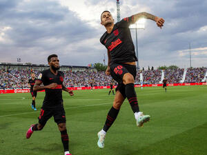 فيتولو يحتفل بهدفه