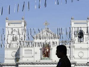 Sri Lanka fell silent for three minutes April 23 on a day of national mourning to honour more than 300 people killed in suicide bomb blasts that have been blamed on a local Islamist group. (AFP)