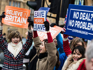 Brexit suporters, brexiteers, in central London holding banners campaigning to leave the European Union. (Shutterstock/ File Photo)