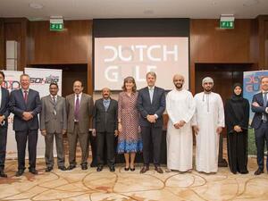 وقع ميناء صحار والمنطقة الحرة اتفاقية تأجير الأراضي مع شركة شل للتنمية عُمان،