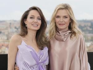 أنجلينا جولي وميشيل بفيفير